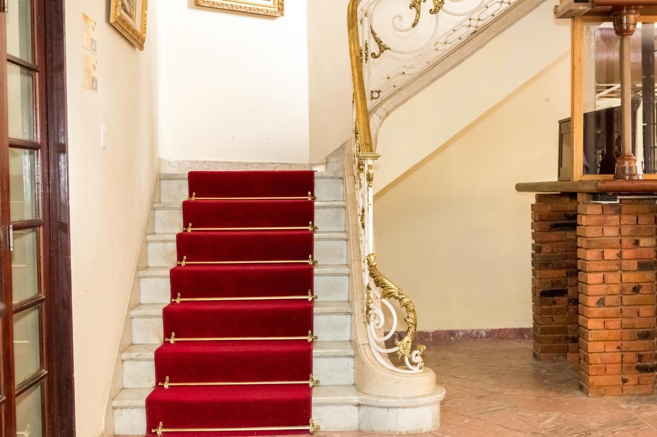 Santo Castelo All Suites *