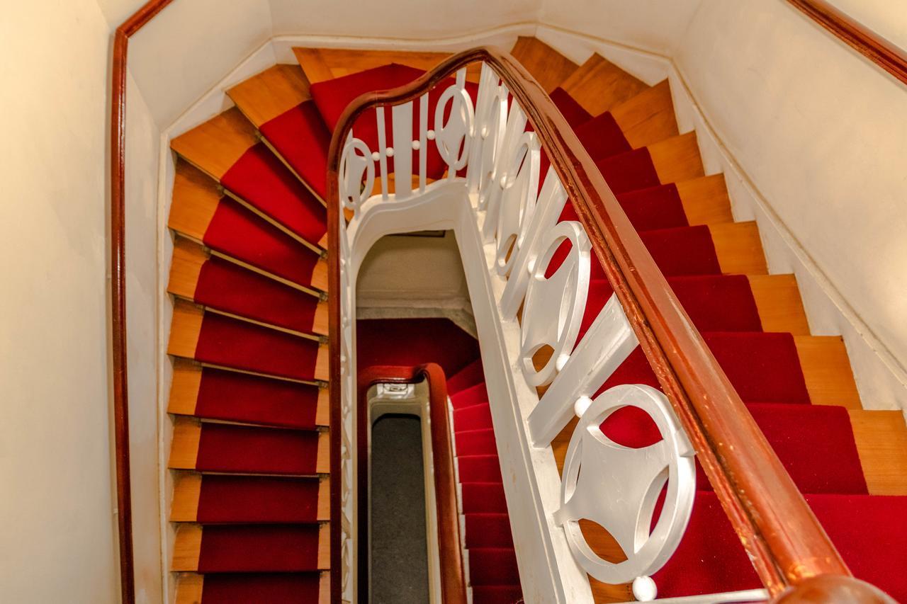 Santo Castelo All Suites Hotel *